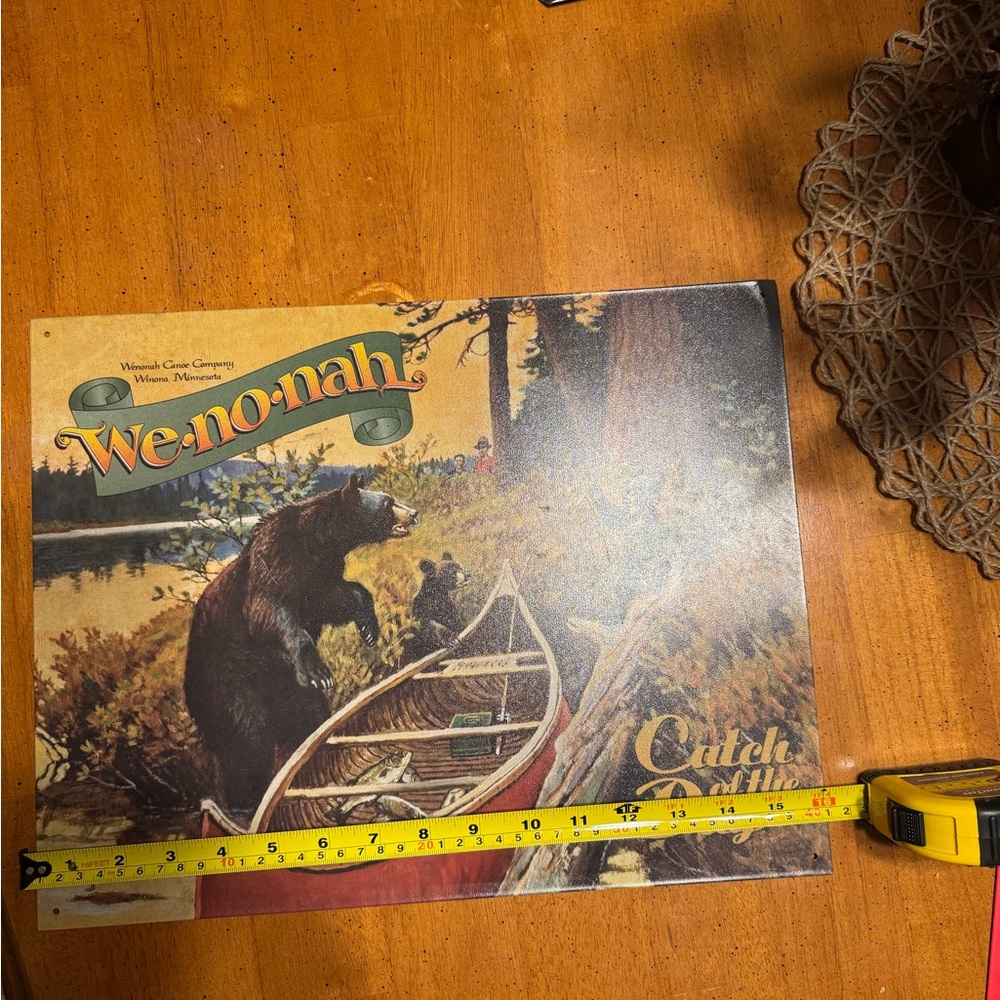 We-no-nah Catch of the Day Tin Sign
Pre-owned.